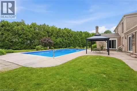 19 Verdun Court Hamilton ON L9C 5W9