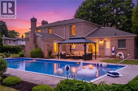 19 Verdun Court Hamilton ON L9C 5W9
