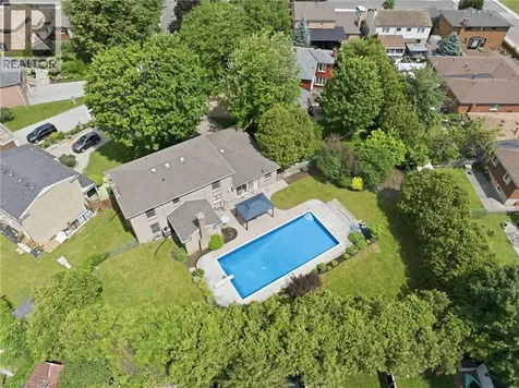 19 Verdun Court Hamilton ON L9C 5W9