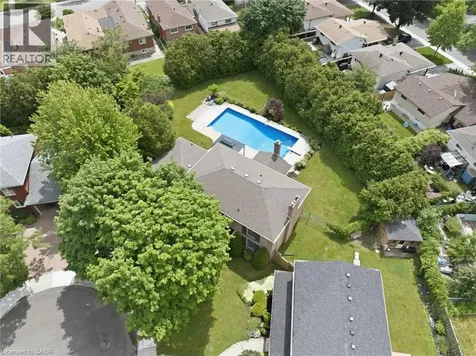 19 Verdun Court Hamilton ON L9C 5W9