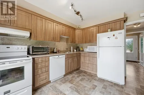 8052 Jeanne D'arc Boulevard Ottawa ON K1E 1W6