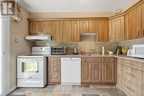 8052 Jeanne D'arc Boulevard Ottawa ON K1E 1W6