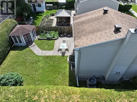 8052 Jeanne D'arc Boulevard Ottawa ON K1E 1W6