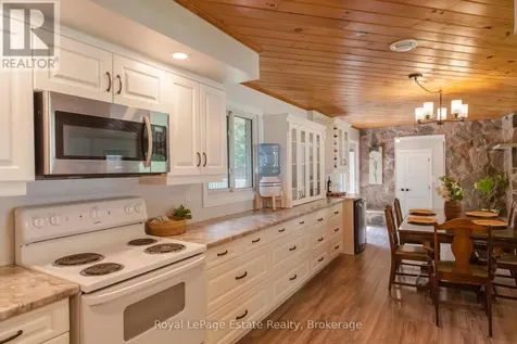 497 Elizabeth Street South Bruce Peninsula ON N0H 1P0