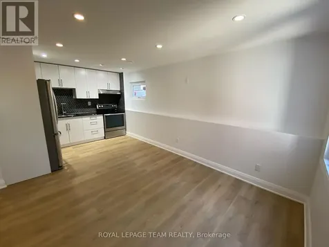 32 Hackett Street Ottawa ON K1V 0P7