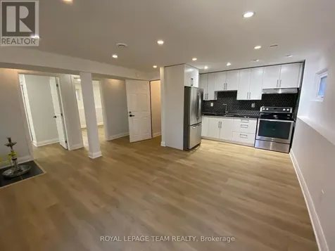 32 Hackett Street Ottawa ON K1V 0P7