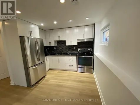32 Hackett Street Ottawa ON K1V 0P7