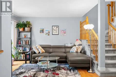 193 Thornbury Crescent Ottawa ON K2G 6C2