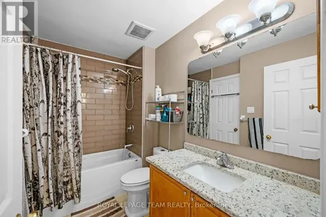 193 Thornbury Crescent Ottawa ON K2G 6C2