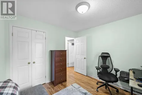 193 Thornbury Crescent Ottawa ON K2G 6C2