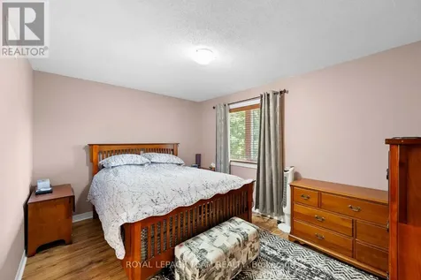 193 Thornbury Crescent Ottawa ON K2G 6C2