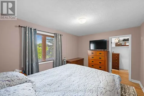 193 Thornbury Crescent Ottawa ON K2G 6C2