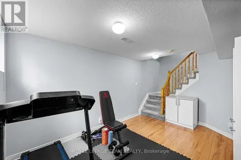 193 Thornbury Crescent Ottawa ON K2G 6C2