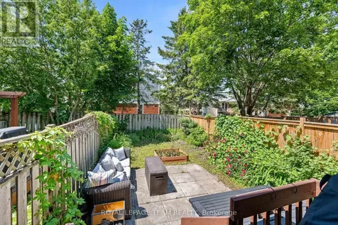 193 Thornbury Crescent Ottawa ON K2G 6C2