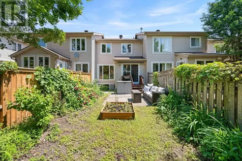 193 Thornbury Crescent Ottawa ON K2G 6C2