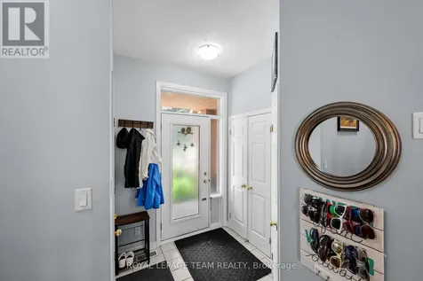 193 Thornbury Crescent Ottawa ON K2G 6C2