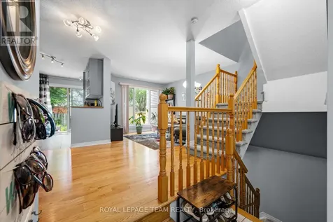 193 Thornbury Crescent Ottawa ON K2G 6C2