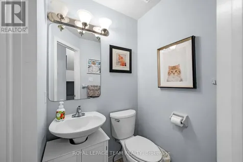 193 Thornbury Crescent Ottawa ON K2G 6C2