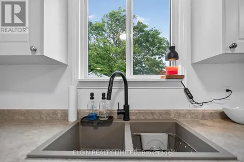 27 Cook Crescent St. Thomas ON N5R 6J3