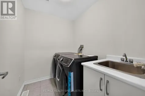 30 Emeny Lane Guelph (kortright East) ON N1L 0H3