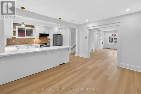 101 Houghton Avenue South Hamilton (delta) ON L8K 2M9