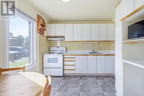 3116 Stockton Drive Ottawa ON K1T 1S1
