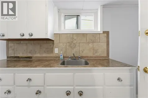 1 Byron Place St. Catharines ON L2R 1M1