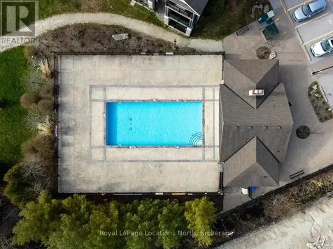 6 Brandy Lane Drive Collingwood ON L9Y 0X4