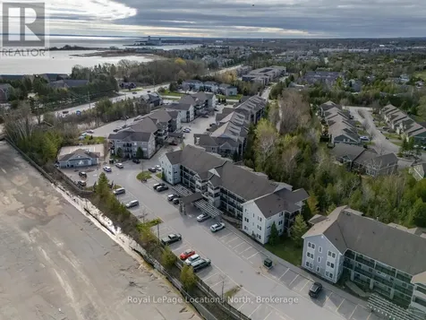 6 Brandy Lane Drive Collingwood ON L9Y 0X4