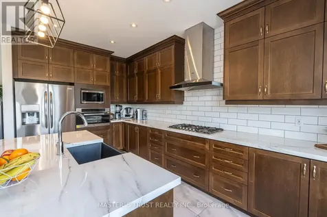 2497 Florentine Place Pickering ON L1X 0H2