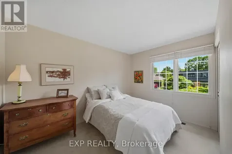 919 Plante Drive Ottawa ON K1V 9E3