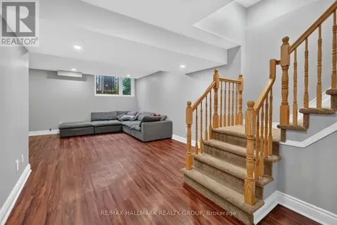 162 Dunbarton Court Ottawa ON K1K 4L6