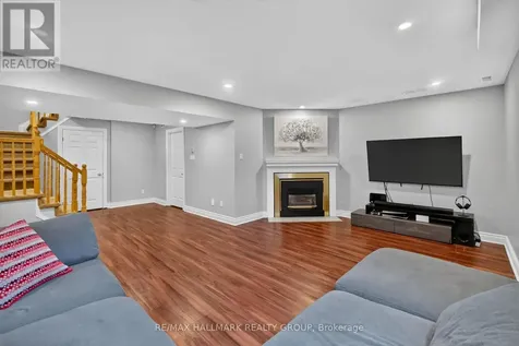 162 Dunbarton Court Ottawa ON K1K 4L6