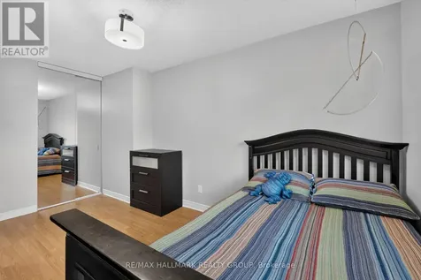 162 Dunbarton Court Ottawa ON K1K 4L6