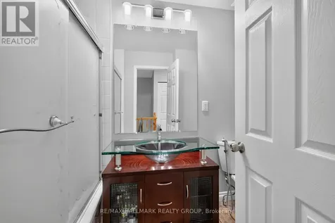 162 Dunbarton Court Ottawa ON K1K 4L6