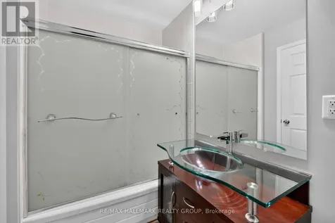 162 Dunbarton Court Ottawa ON K1K 4L6