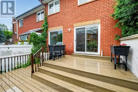162 Dunbarton Court Ottawa ON K1K 4L6
