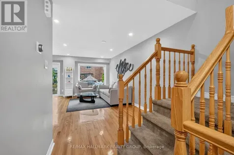 162 Dunbarton Court Ottawa ON K1K 4L6