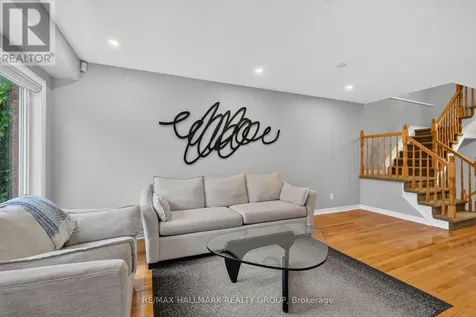 162 Dunbarton Court Ottawa ON K1K 4L6