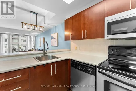200 Rideau Street Ottawa ON K1N 5Y1