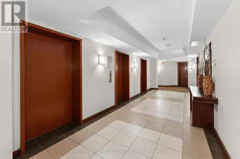 200 Rideau Street Ottawa ON K1N 5Y1