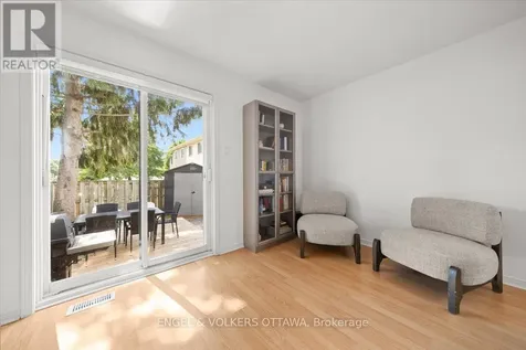 956 Cookshire Crescent Ottawa ON K4A 3K3