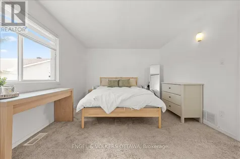 956 Cookshire Crescent Ottawa ON K4A 3K3