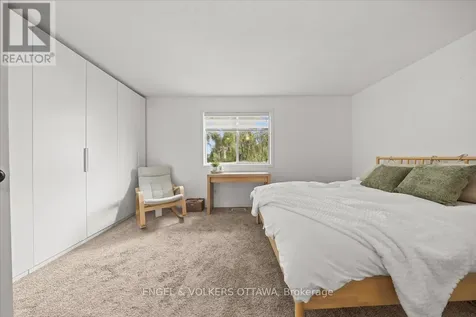 956 Cookshire Crescent Ottawa ON K4A 3K3