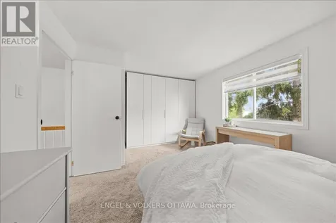 956 Cookshire Crescent Ottawa ON K4A 3K3