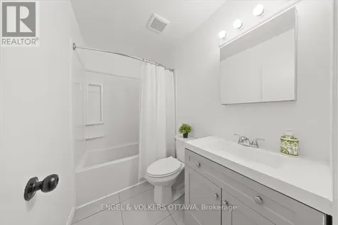 956 Cookshire Crescent Ottawa ON K4A 3K3
