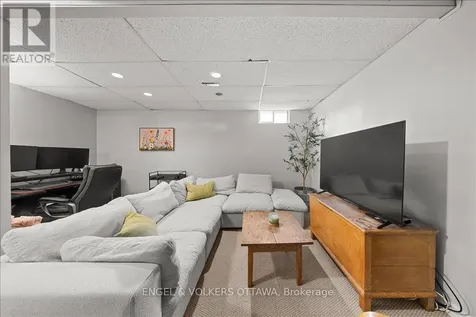 956 Cookshire Crescent Ottawa ON K4A 3K3
