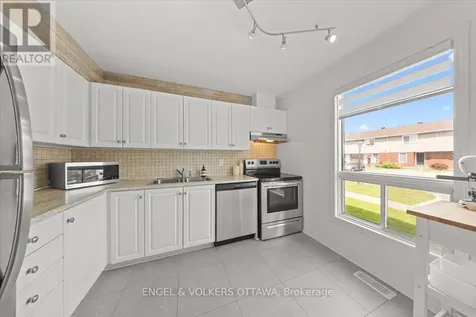 956 Cookshire Crescent Ottawa ON K4A 3K3