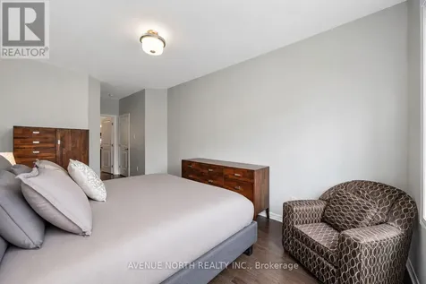 323 Lysander Place Ottawa ON K1K 3X8