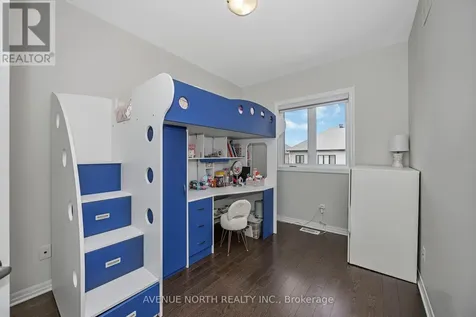 323 Lysander Place Ottawa ON K1K 3X8